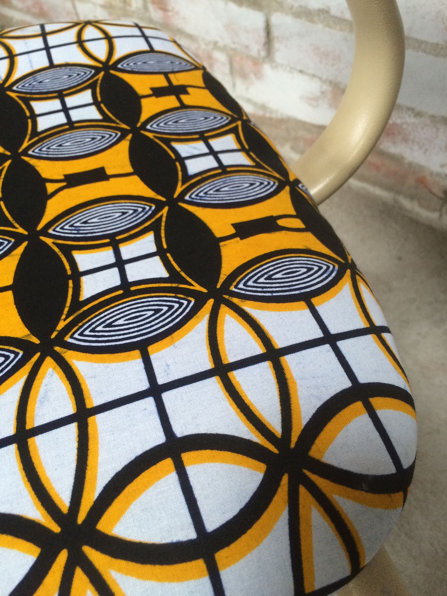Vintage ethnic strafor tubular chair revisited with wax