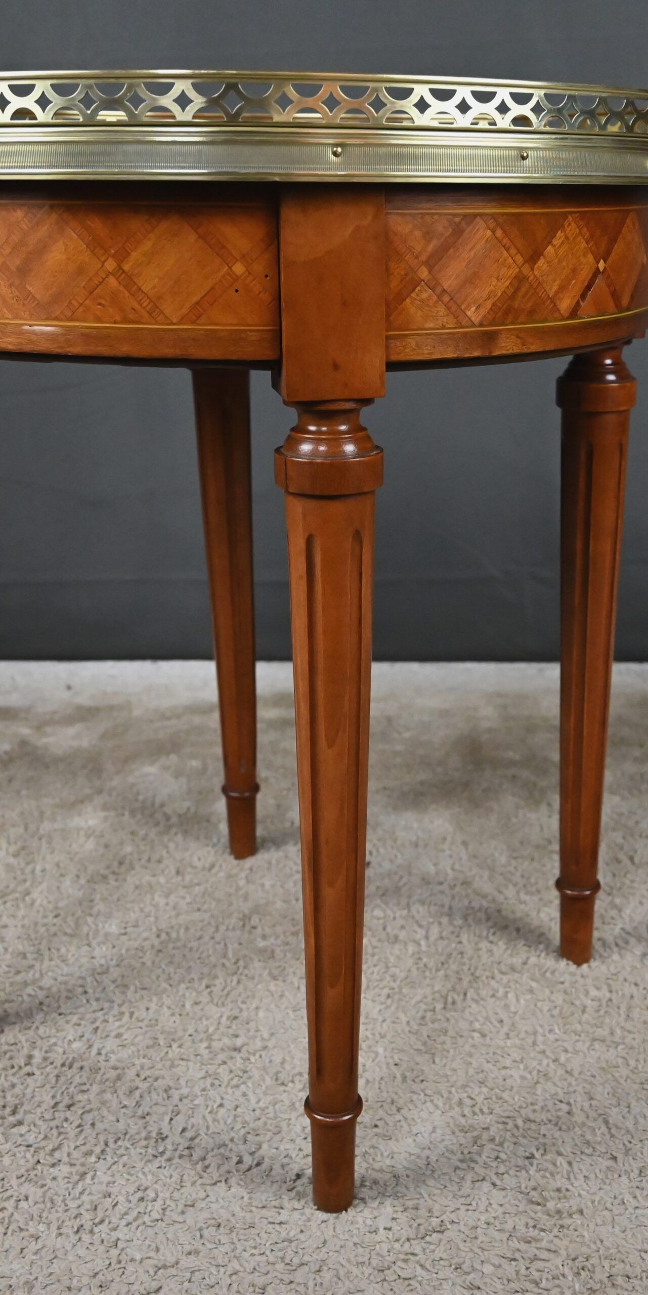 Small bouillotte table in marquetry – mid 20th century