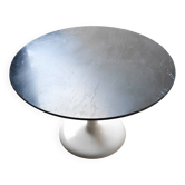 Table basse ronde a pied tulipe des années 70