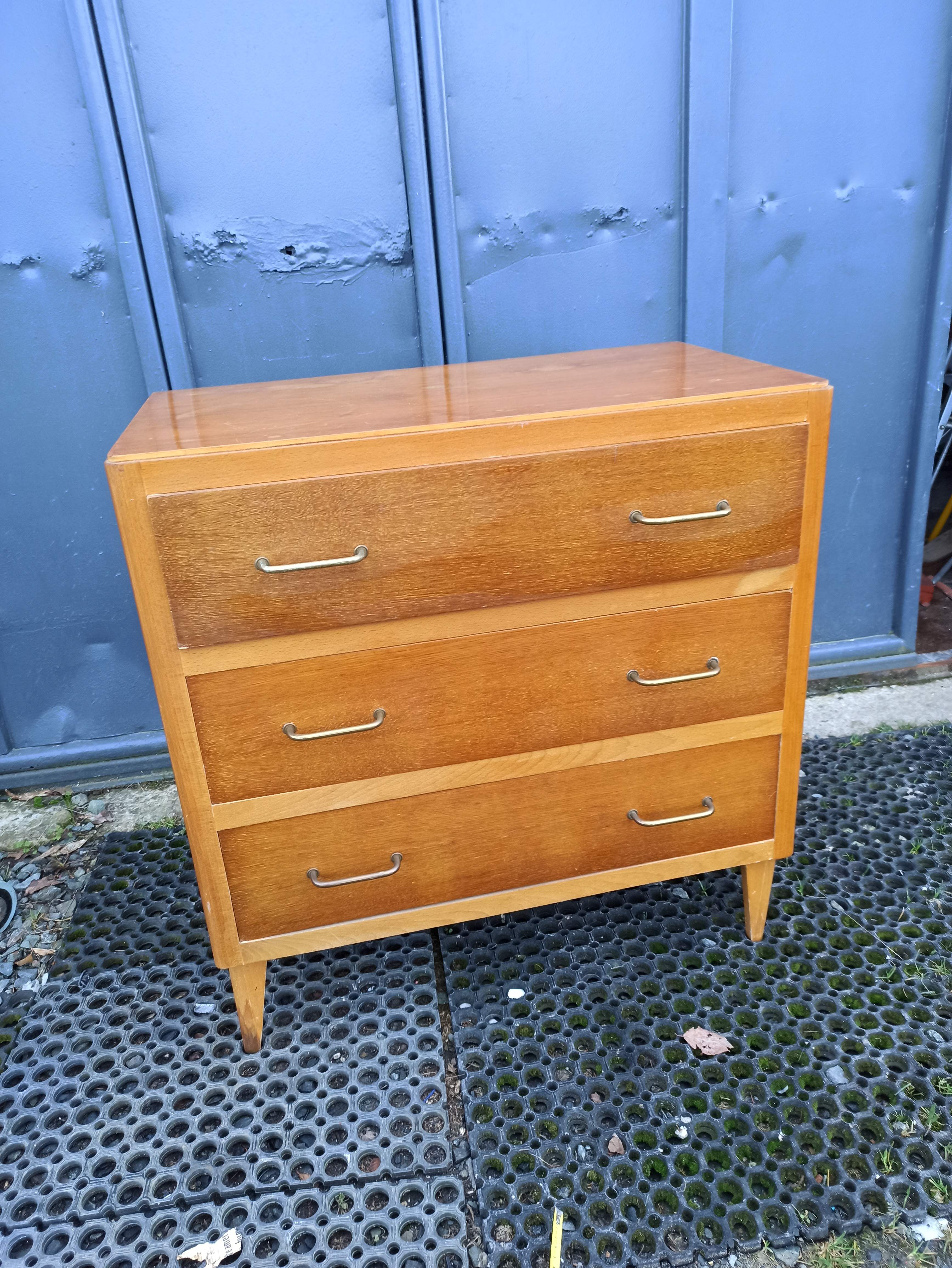 Commode des années 50/60 - 3 tiroirs