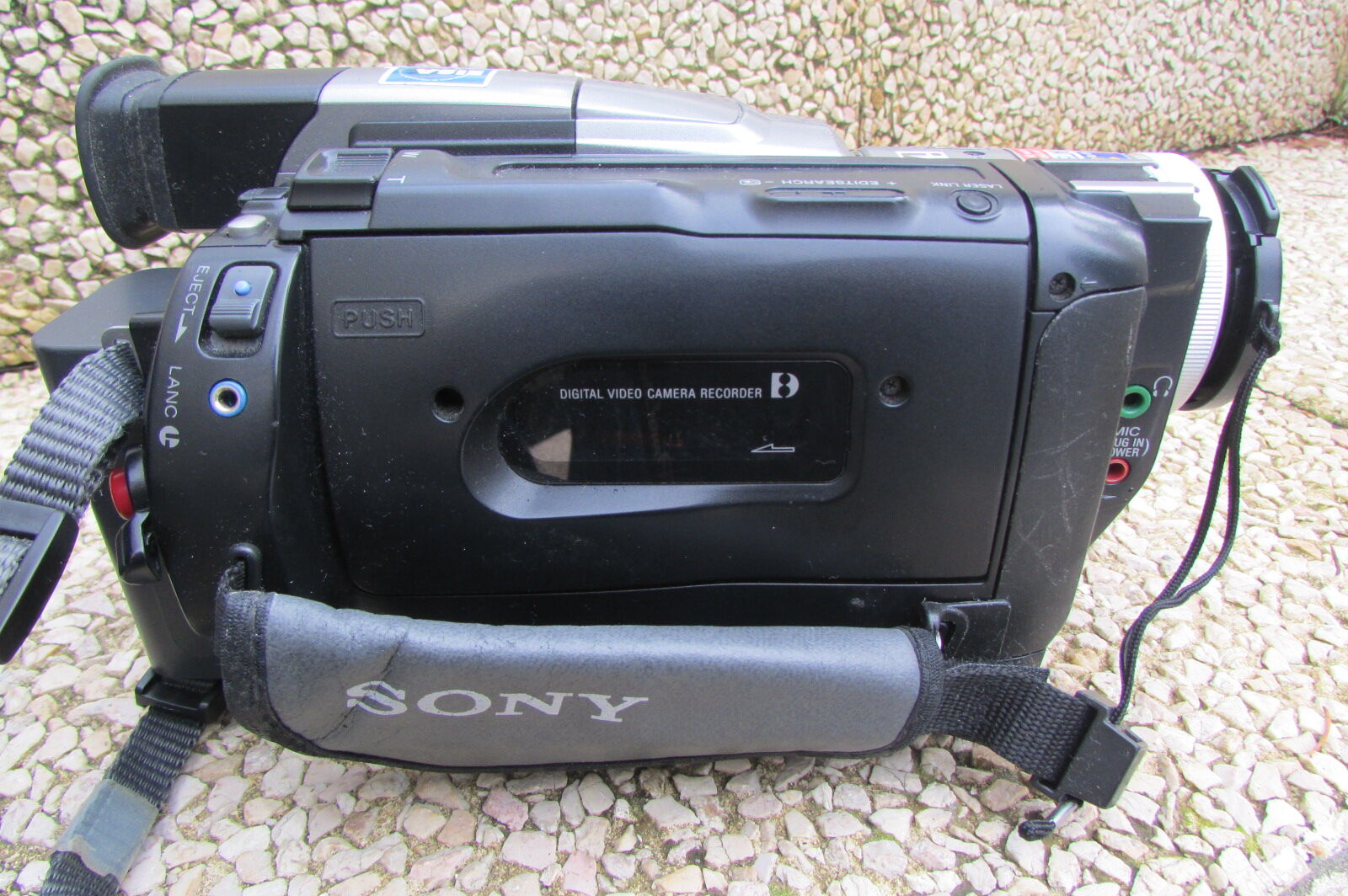 Camescope Sony dcr-trv410e pal digital 8