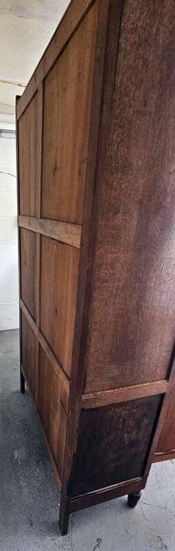 Parisian display cabinet in solid oak – 1950s – Authentic charm