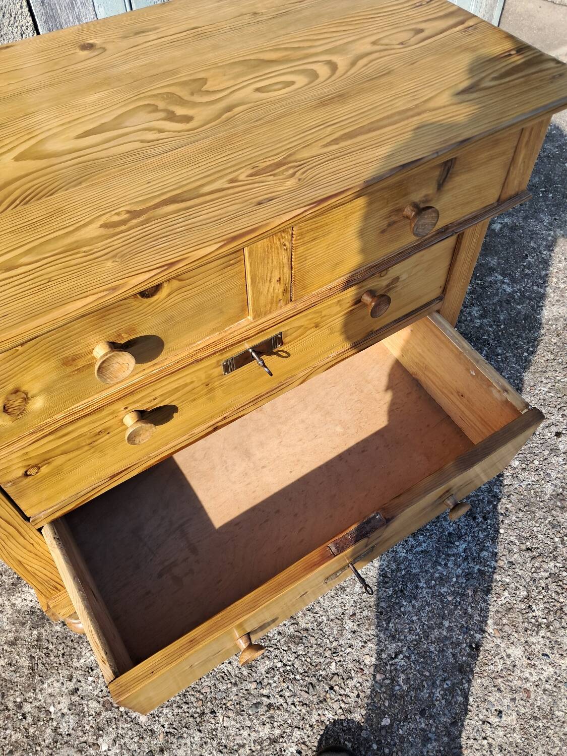 Fir chest of drawers