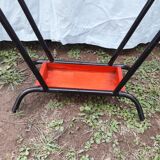 Metal umbrella holder