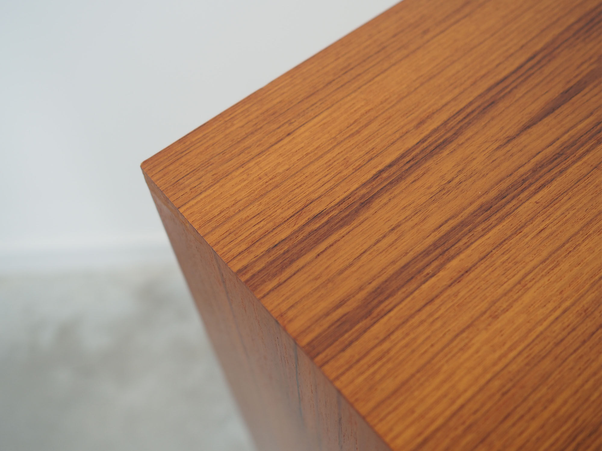 Bookcase made in the 1970s by the Danish factory Domino Møbler.