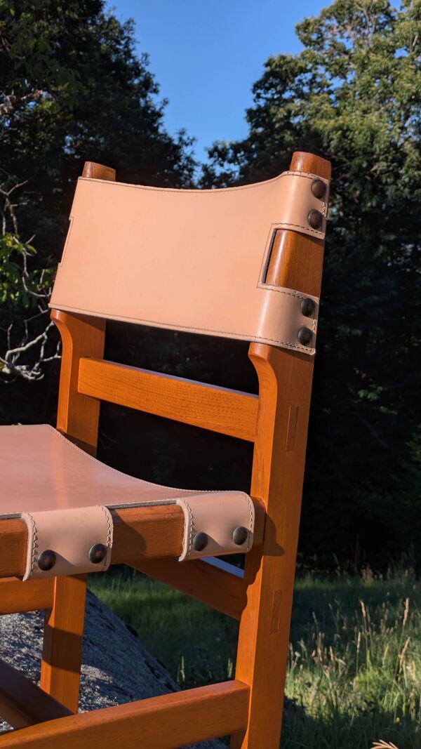 4 chaises en orme massif Maison Regain, France années 1970