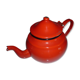 Red enamelled iron teapot