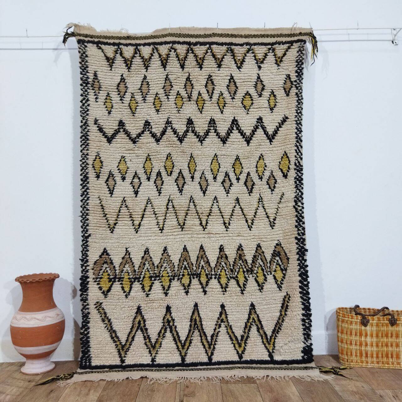 Handmade wool Berber rug 187x117cm