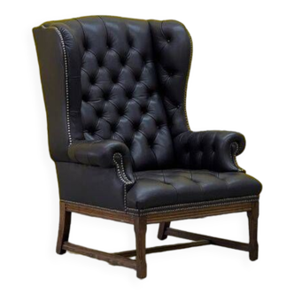 Chaise à dossier à oreilles de style Chesterfield en cuir capitonné vintage (le prix est pour une chaise)