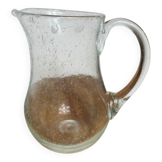 Carafe en verre bullé et soufflé Biot