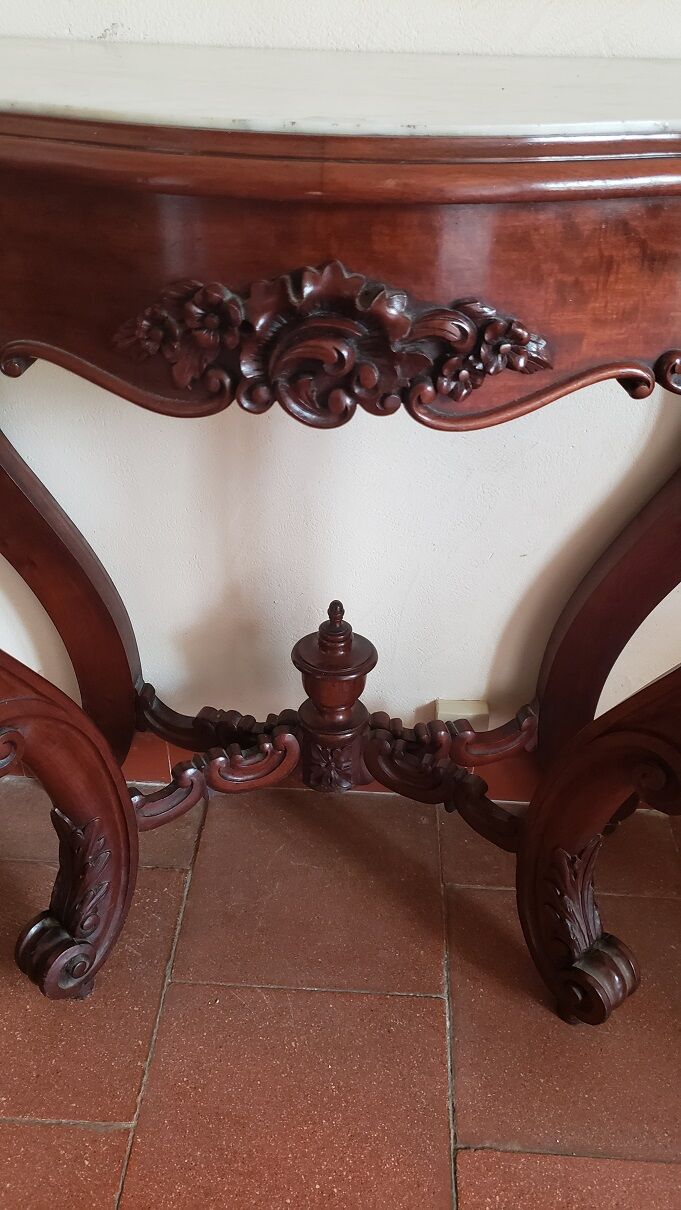 Console bois sculpté et marbre