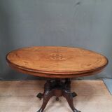 Gureridon in 19th century marquetry