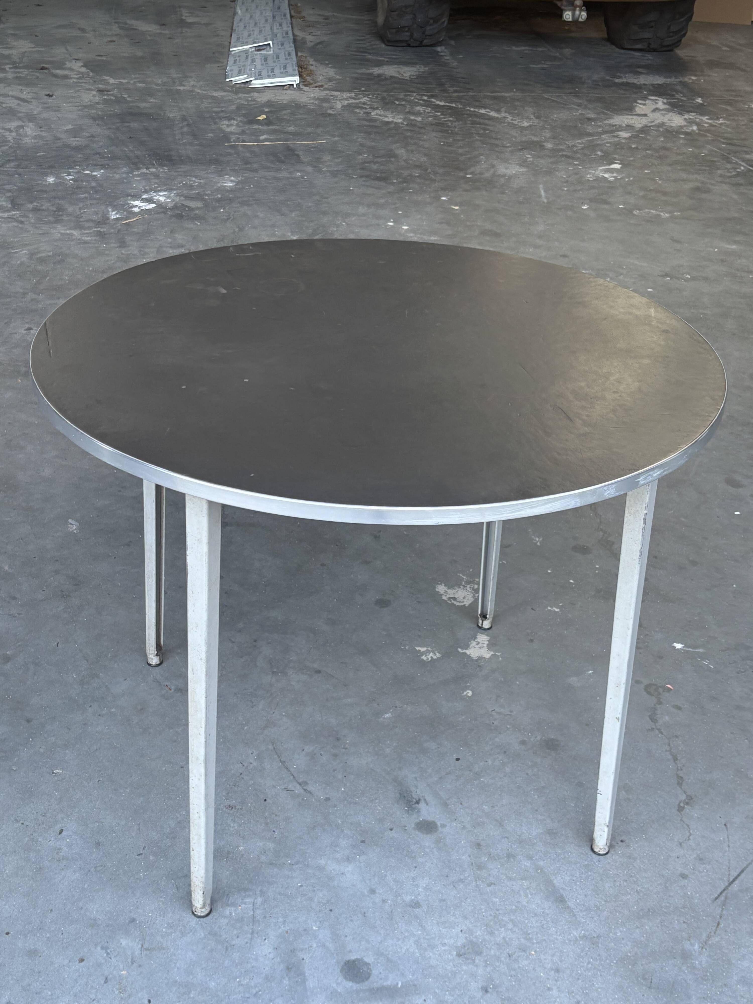 Friso Kramer Reform table round with linoleum top 1960