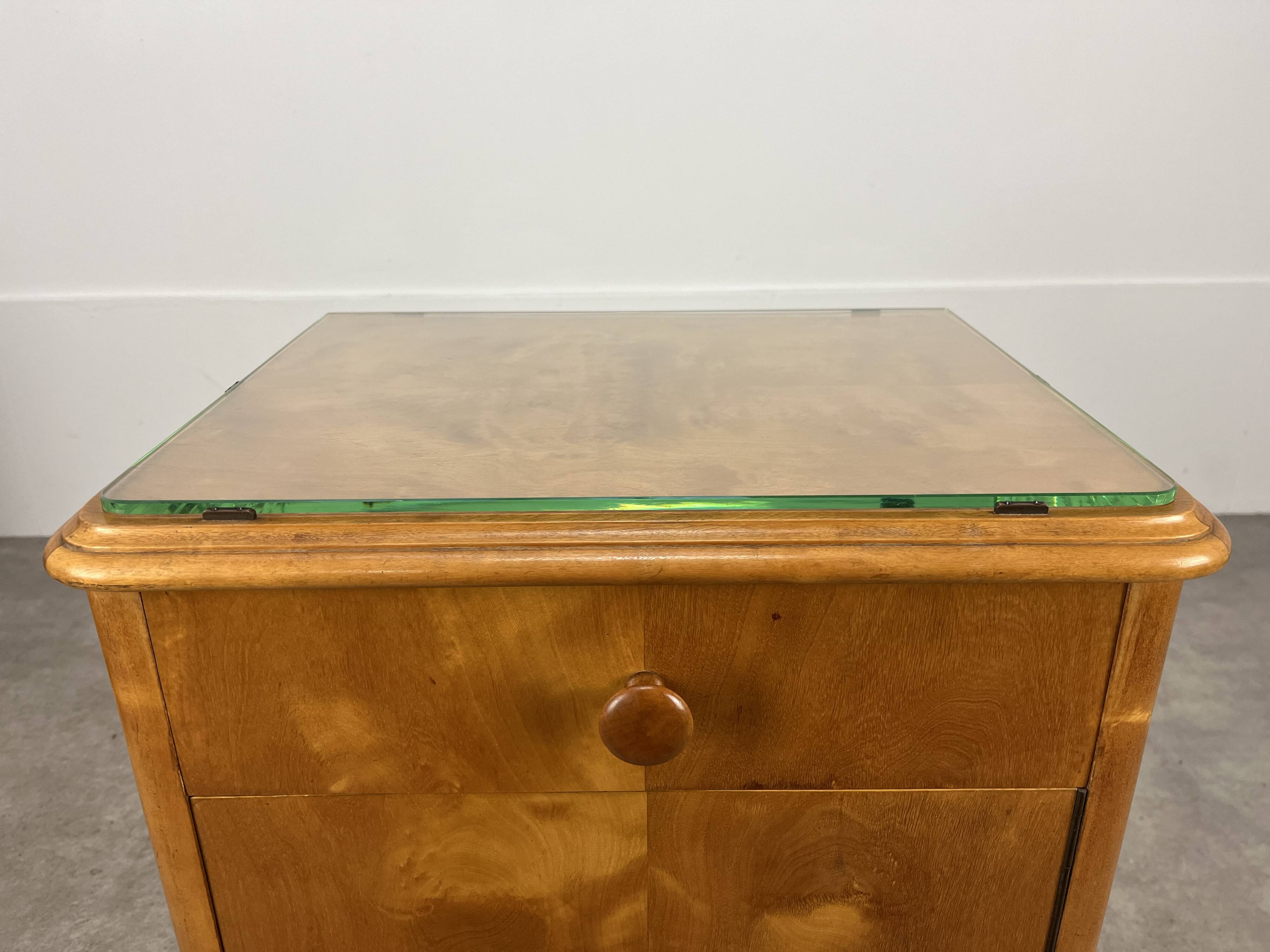 Pair of art deco burl bedside tables, 1930