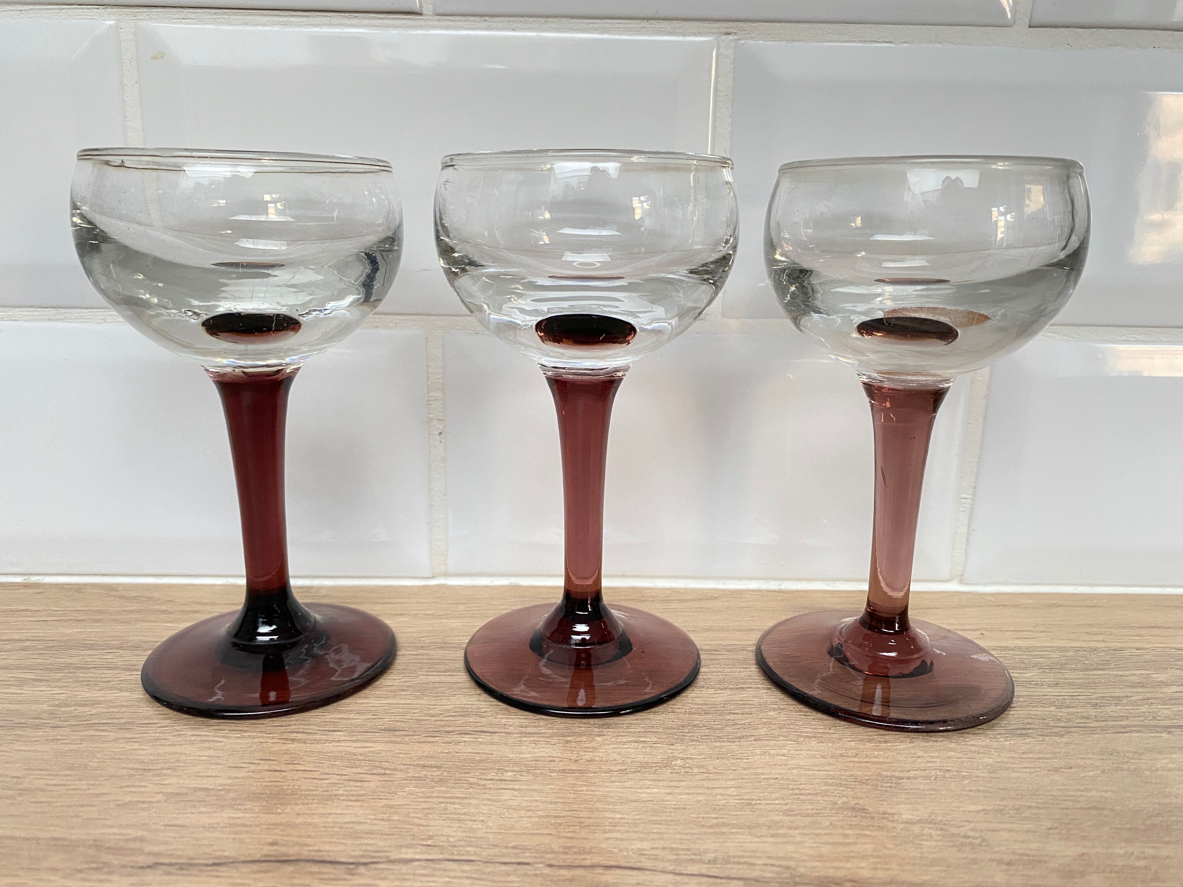 Set of 3 stemmed glasses