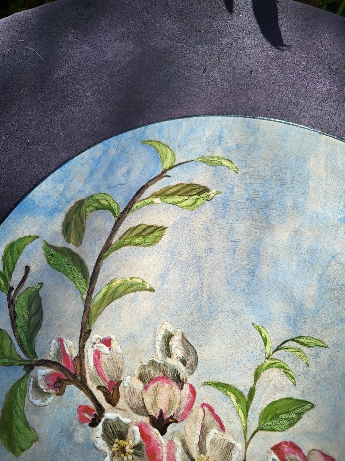 Plat decoratif à décor de fleurs de cerisier