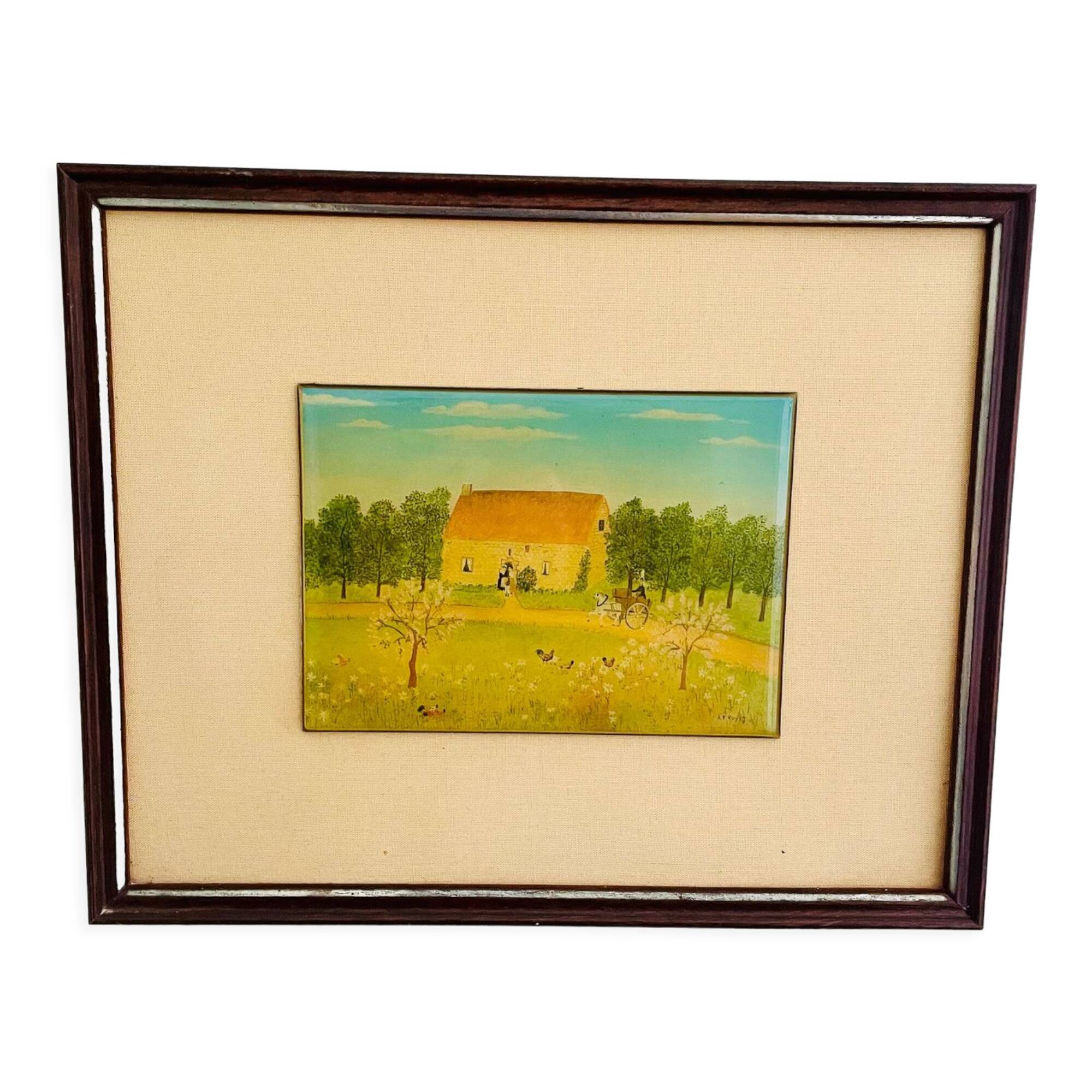 Wood framing fabric and vintage naif campaign décor