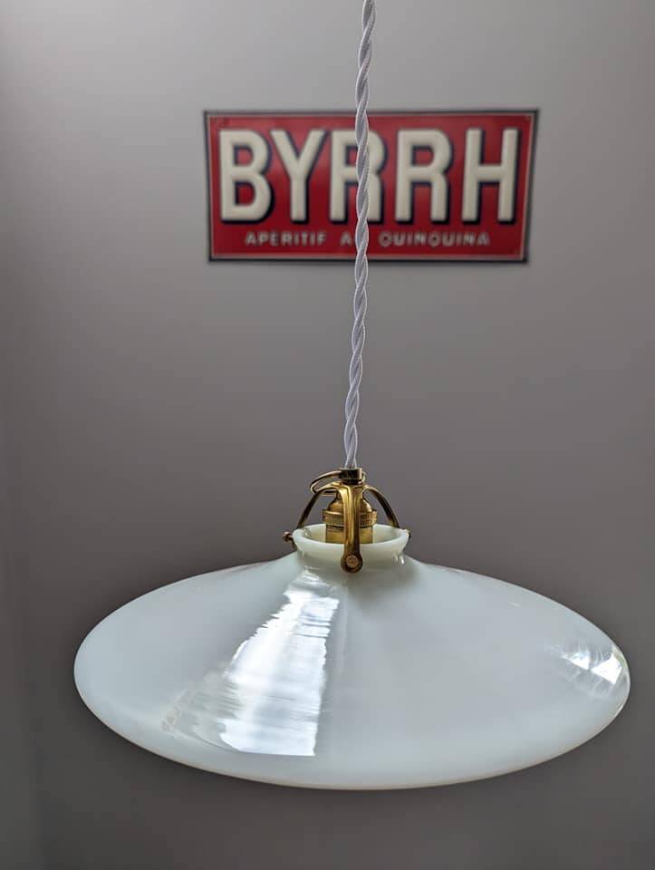 Old hanging lampshade in white opaline Art Deco 1930 Ø 25.5 cm