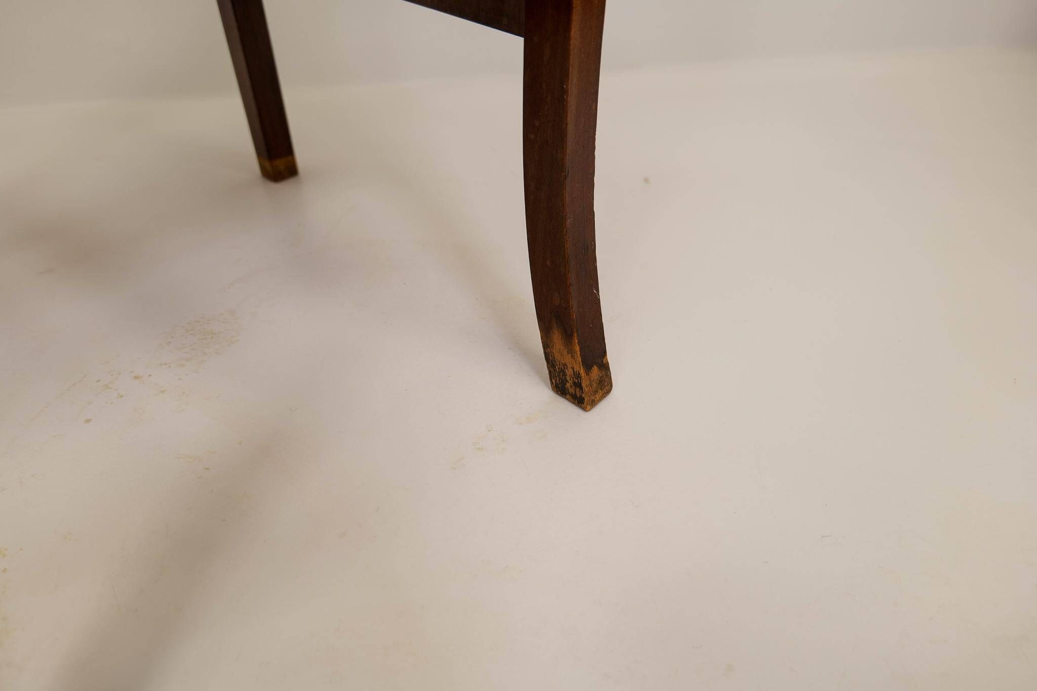 Fauteuil mi-siècle Ole Wanscher pour Fritz Hansen, hêtre teinté et cuir