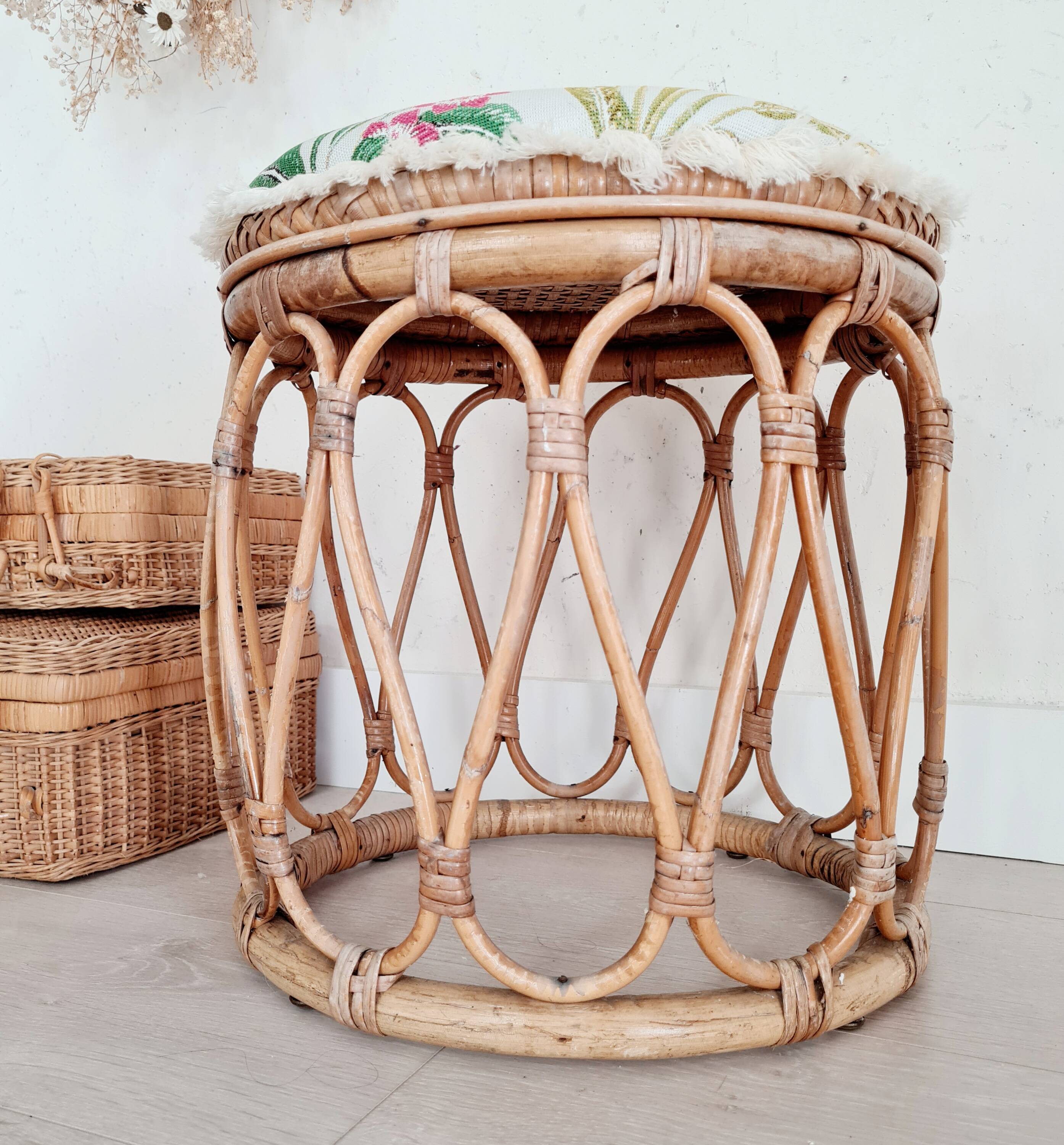 Pouf or end of rattan sofa with tropical seat