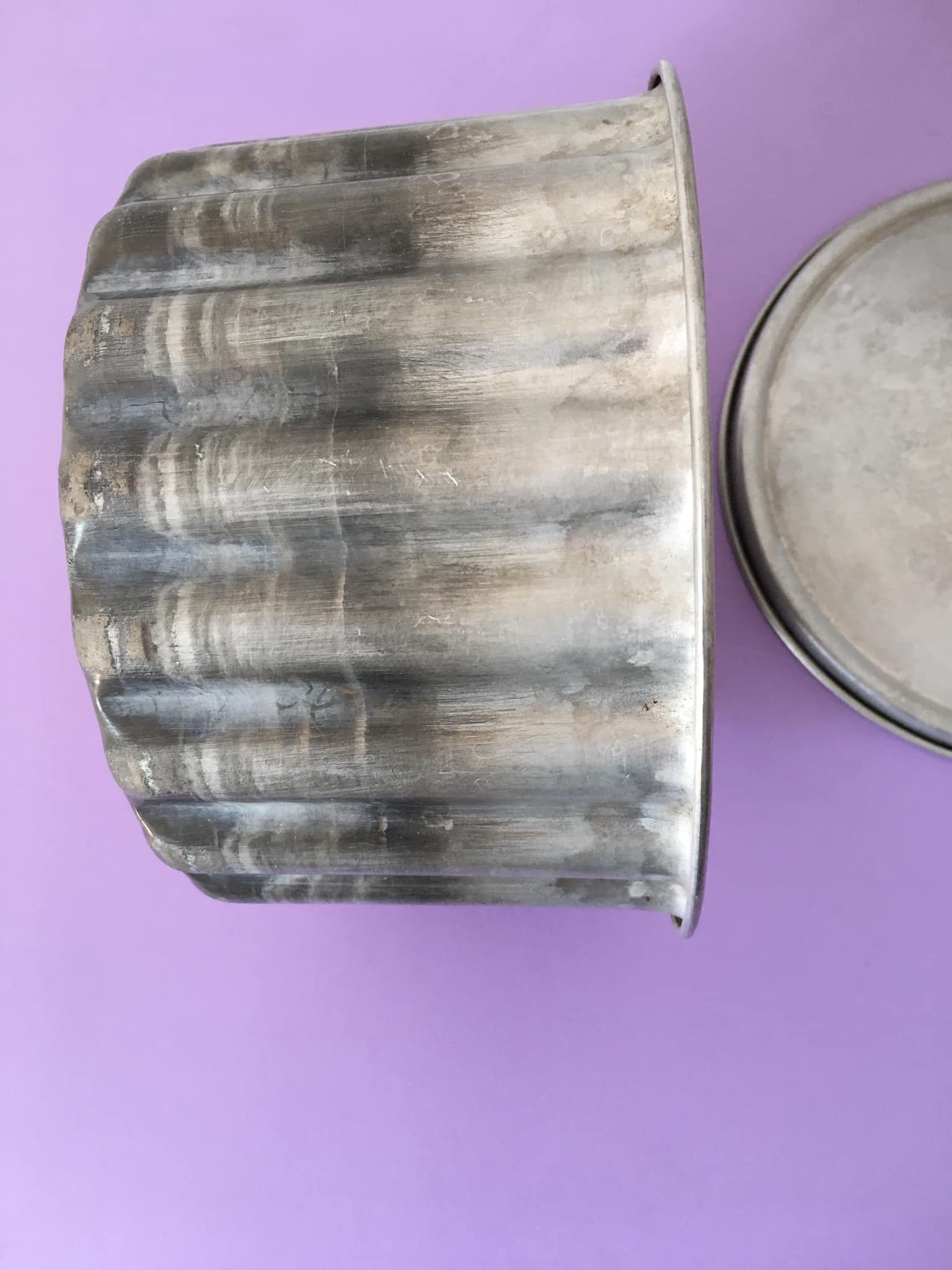 Aluminum pastry mold with pudding, flan... with lid to retain heat