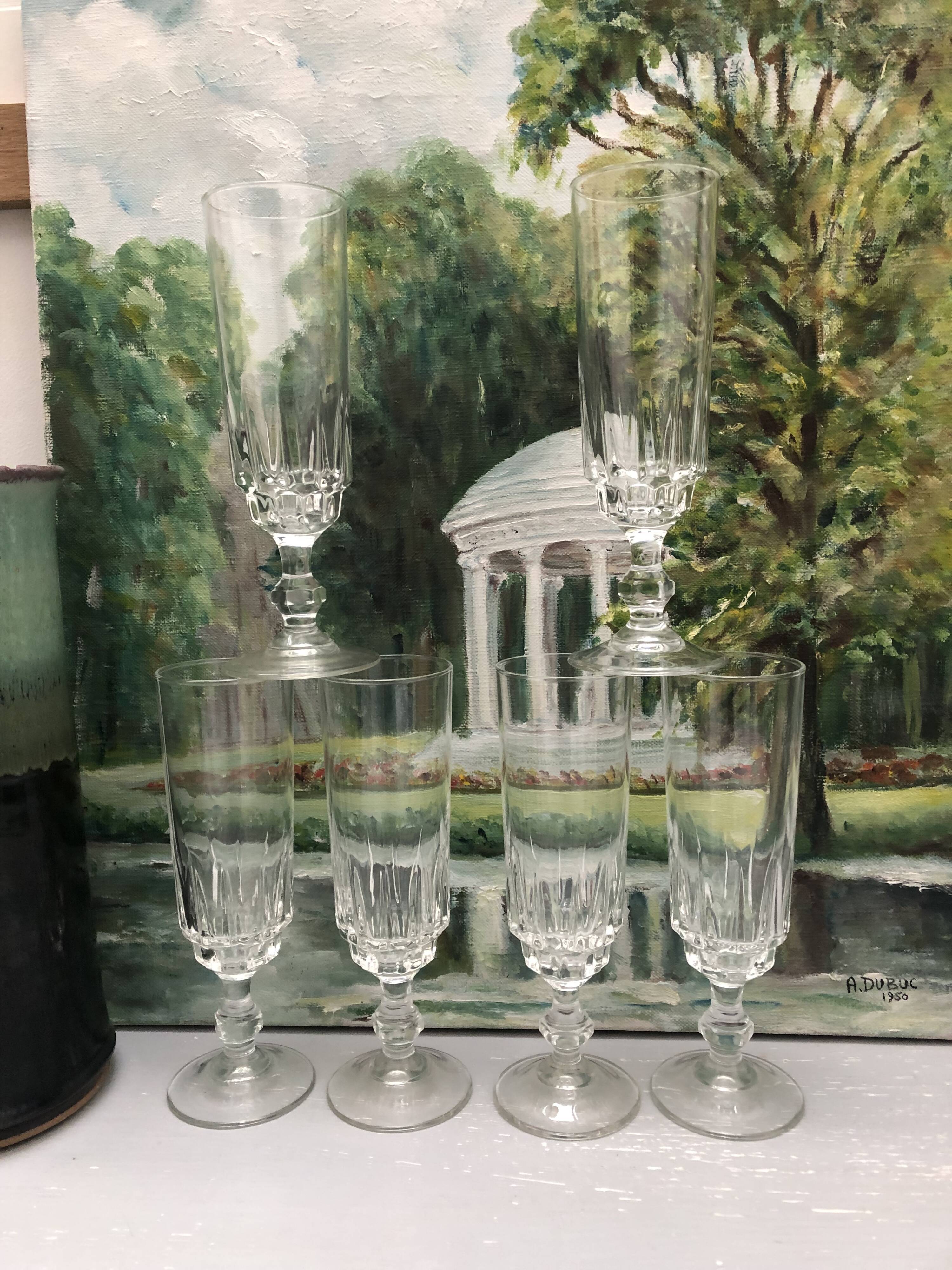 Set of 6 lance model champagne flutes, design made in France from the 1970s.