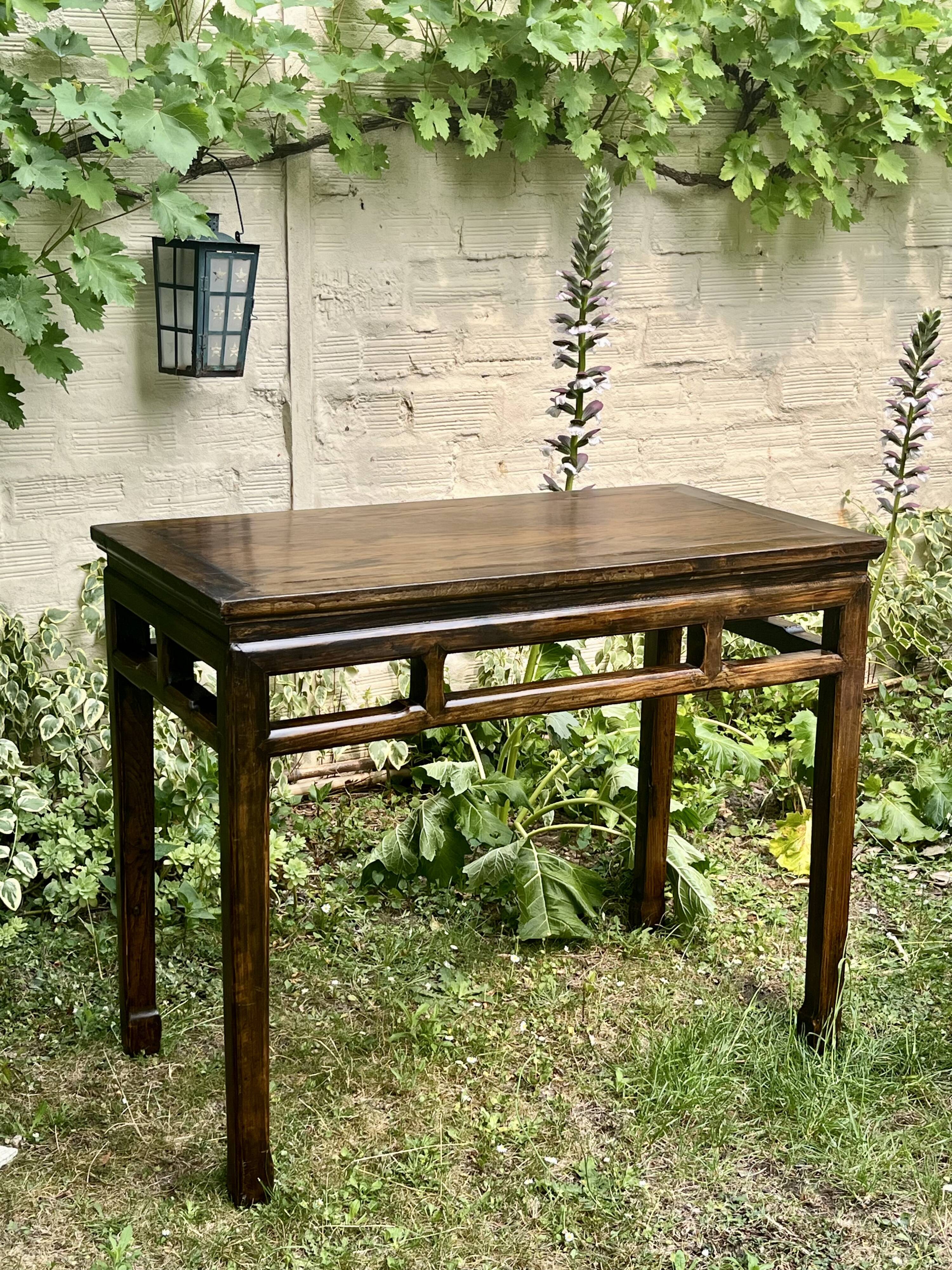 Console en bois de Huali, XXème siècle