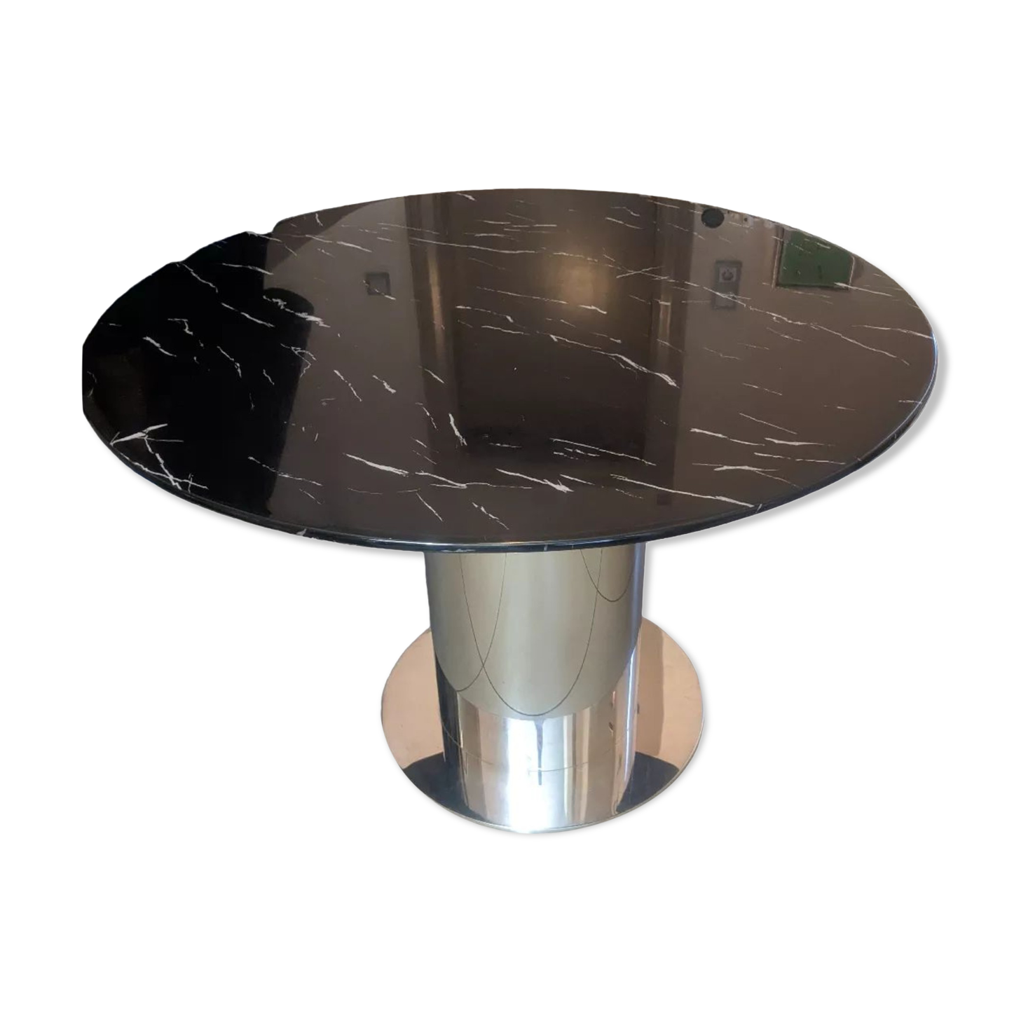Round designer table in marble and metal