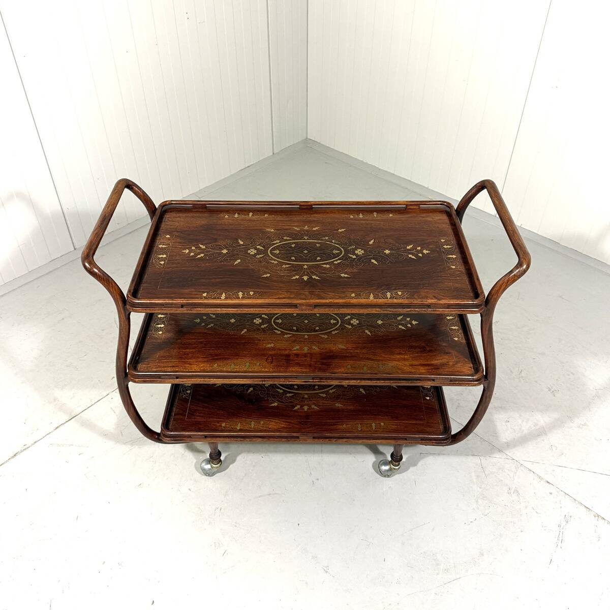 Anglo-Indian teak serving trolley with brass inlays from the 1930s-1940s.