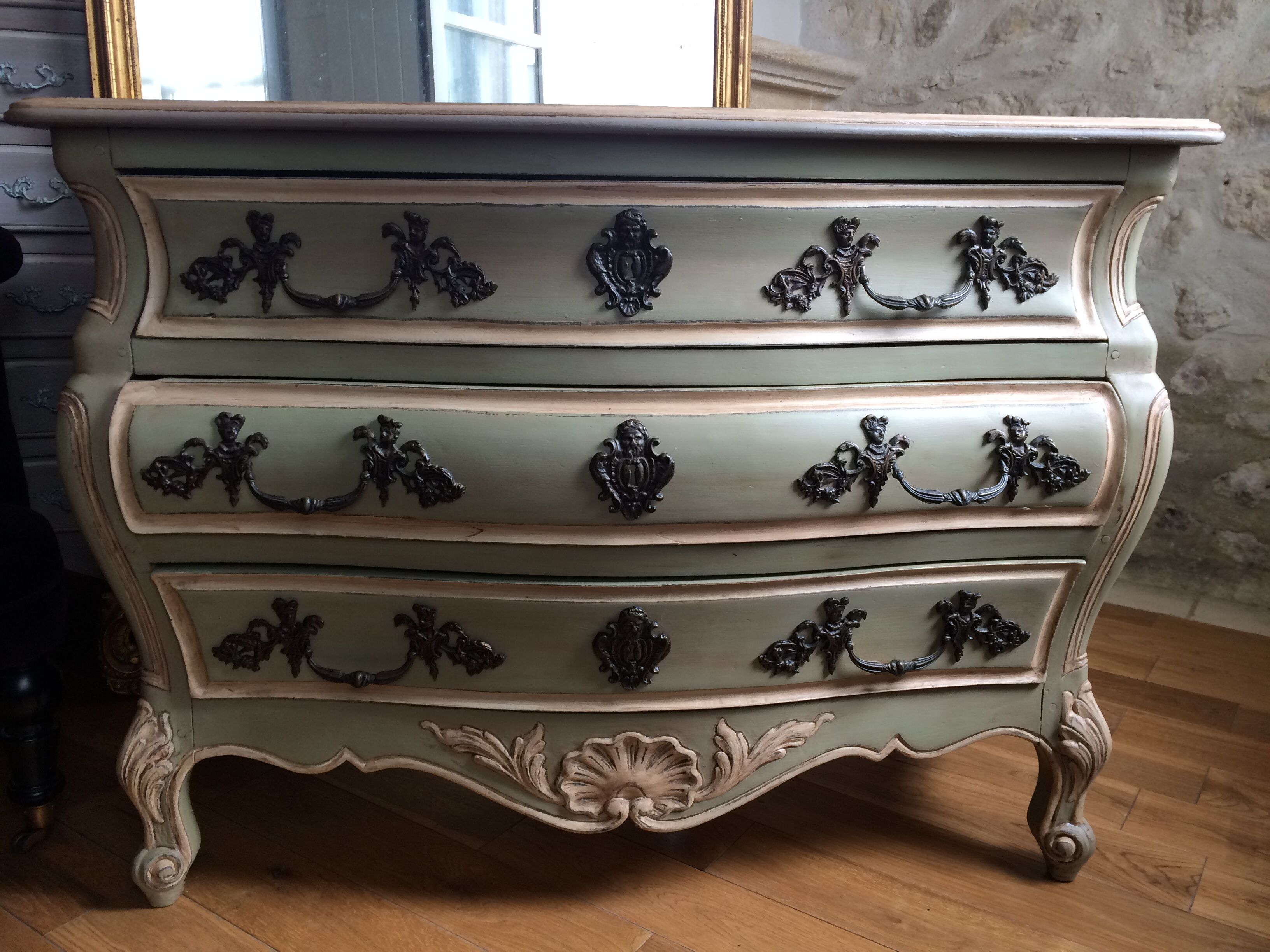Bordelaise chest of drawers Louis XV style