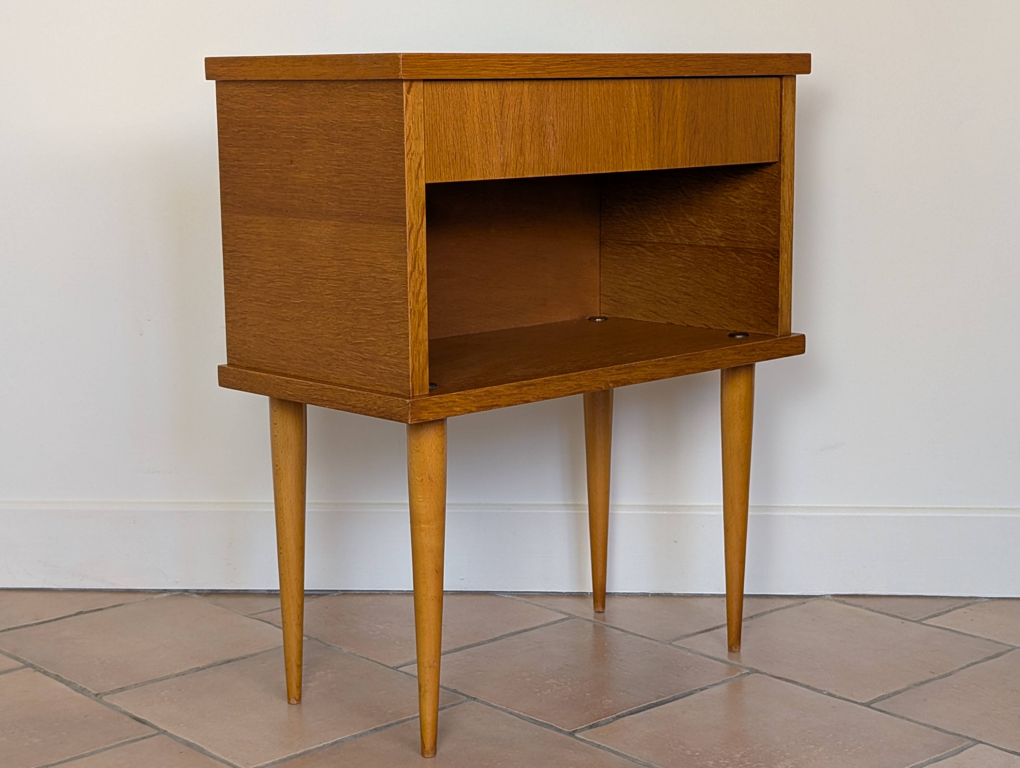 Table de chevet, 1960