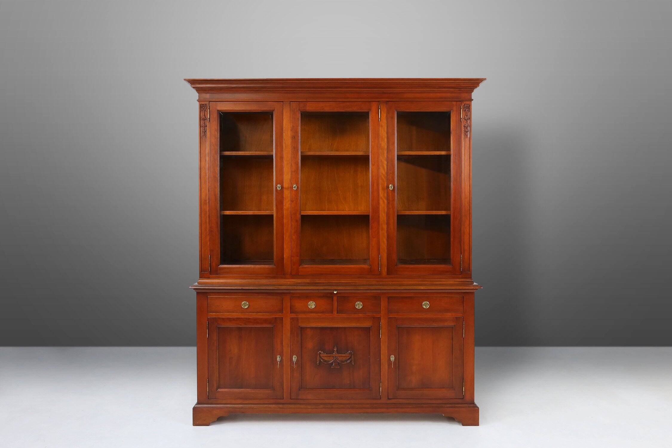 Bibliothèque en bois anglaise, années 1950