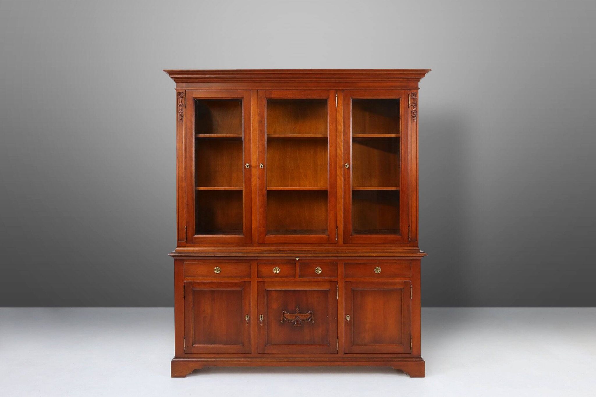 Bibliothèque en bois anglaise, années 1950