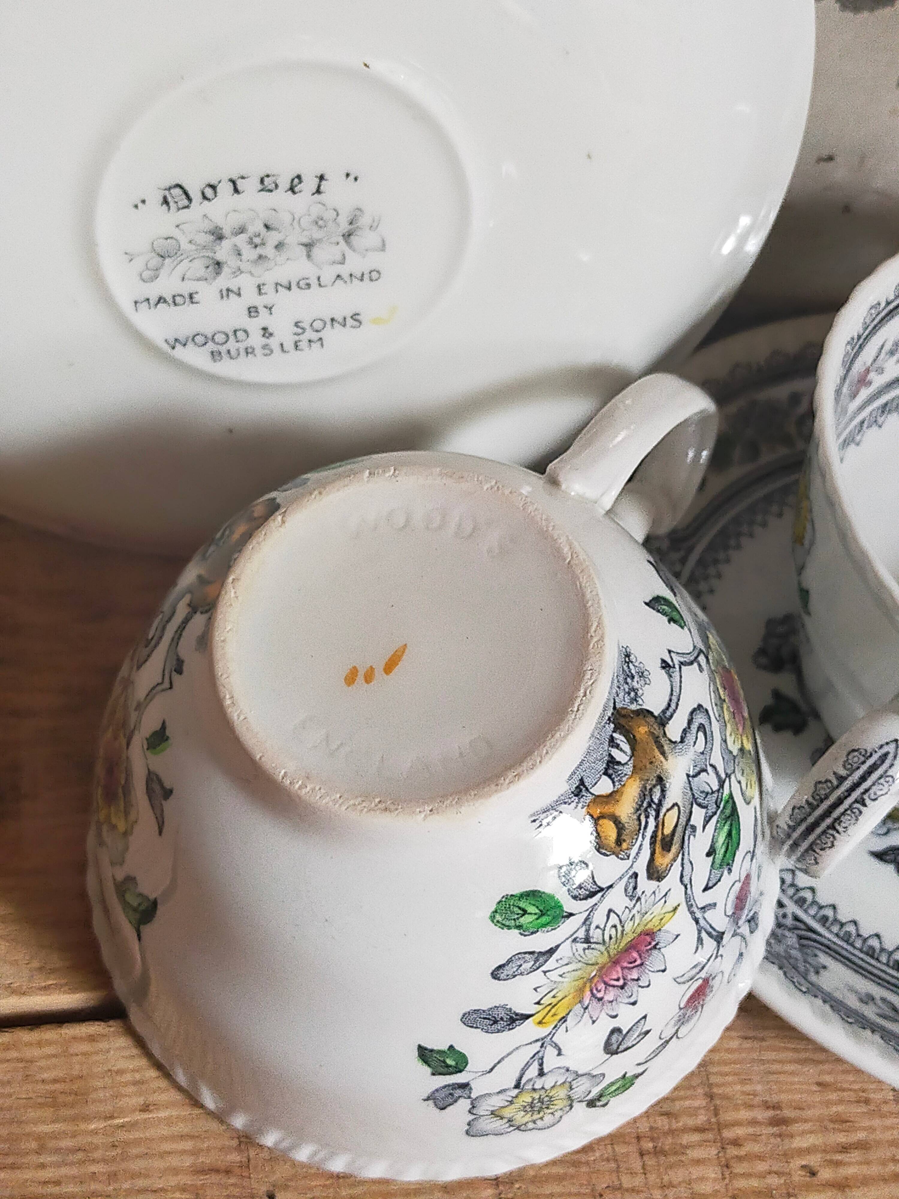 Two vintage wood & sons english lunches "dorset" service