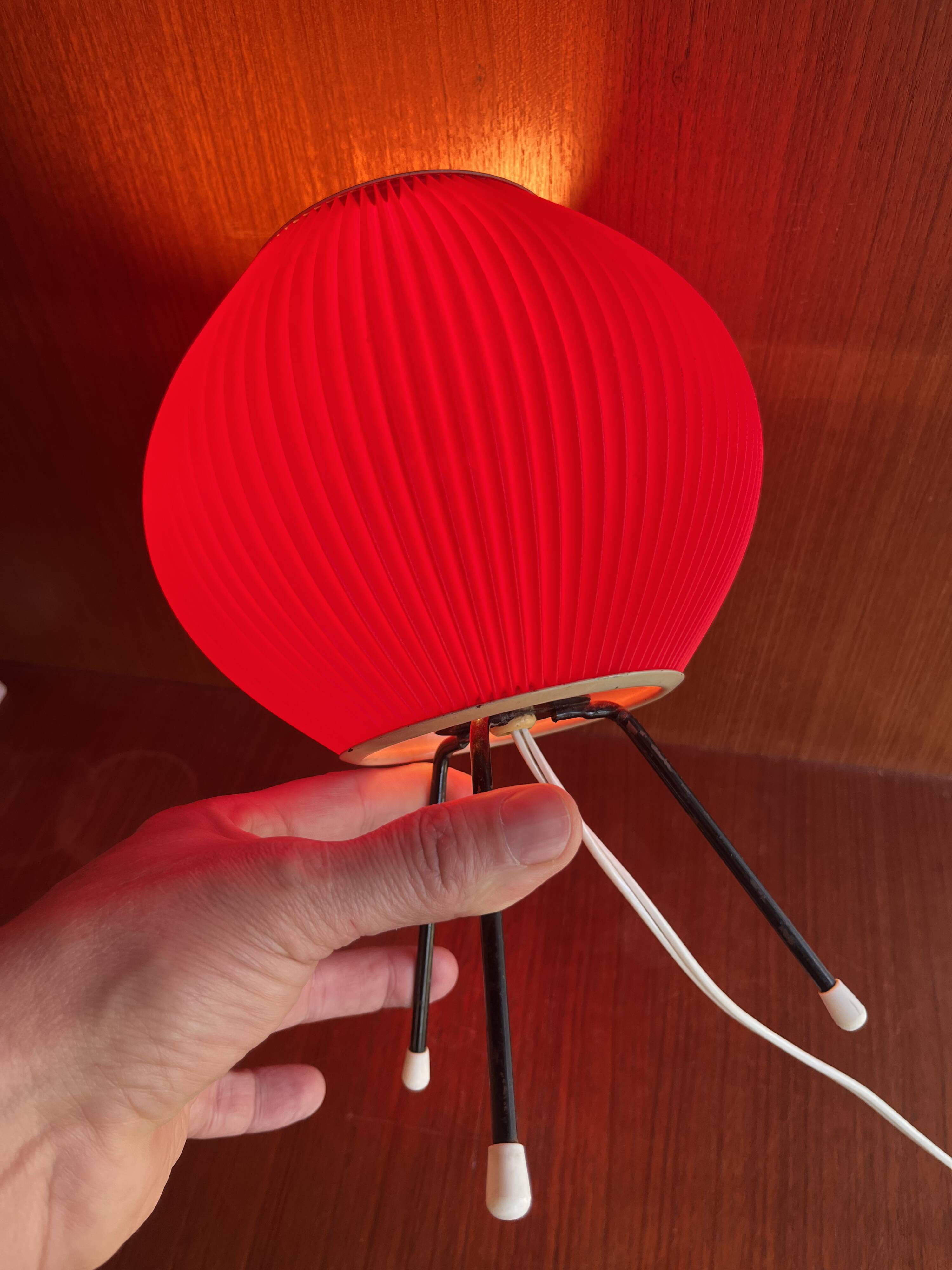 Tripod lamp, pleated red rhodoid, 1950s, 60s design