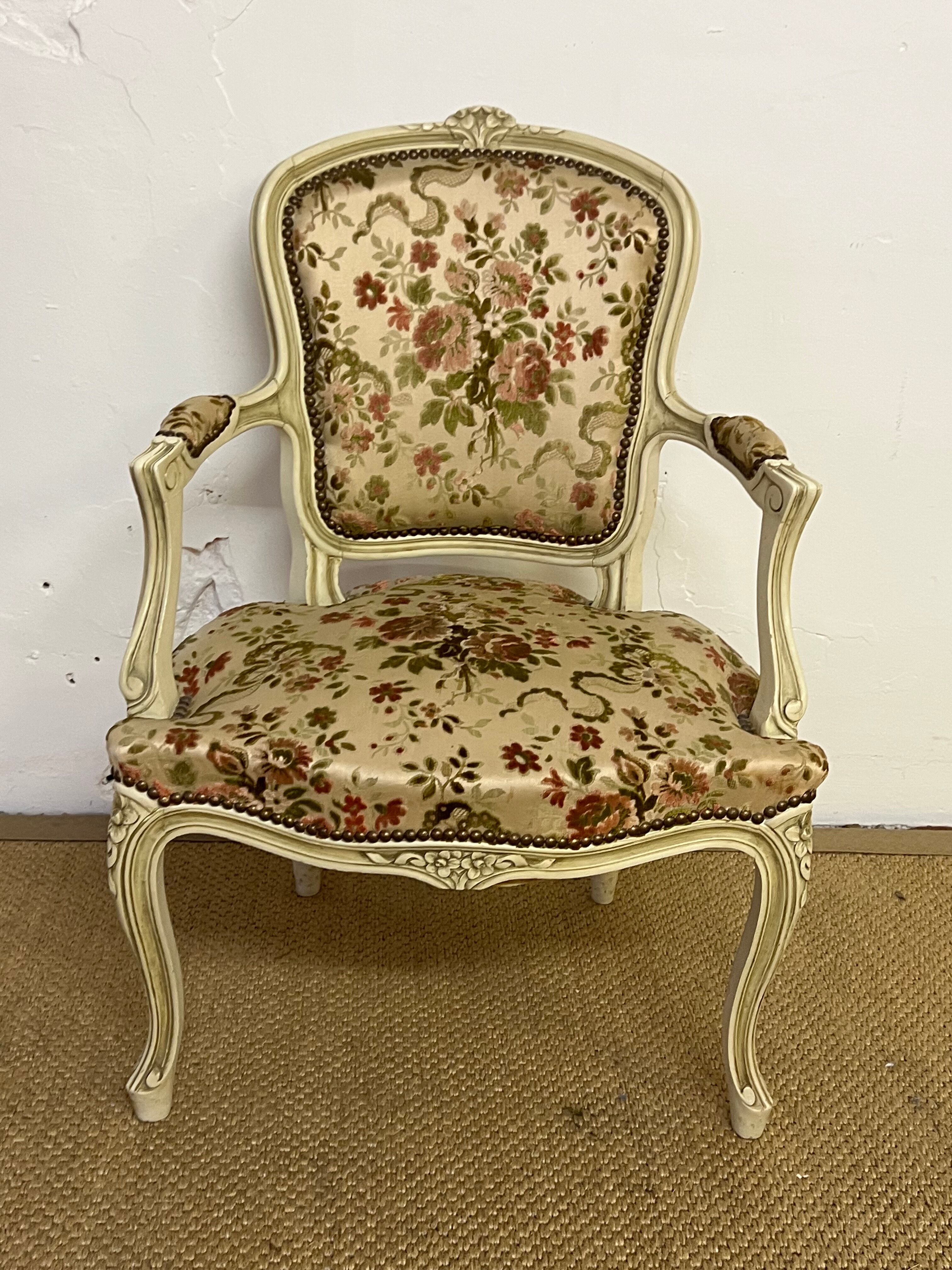 Cabriolet armchair