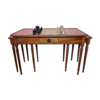 Table d'échecs de style Louis Philippe et jeu d'échecs avec tablettes en cuir et bois