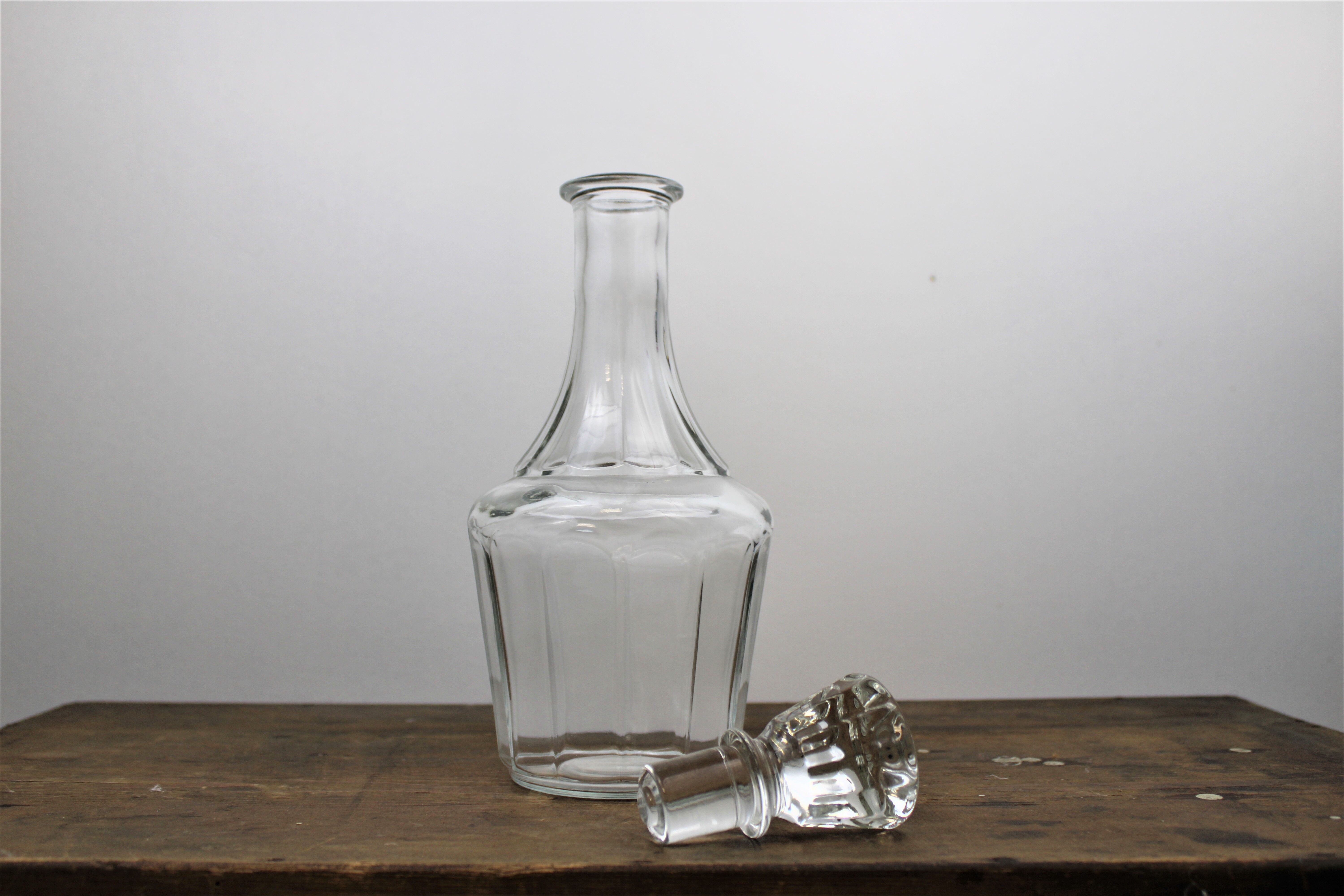 Glass decanter