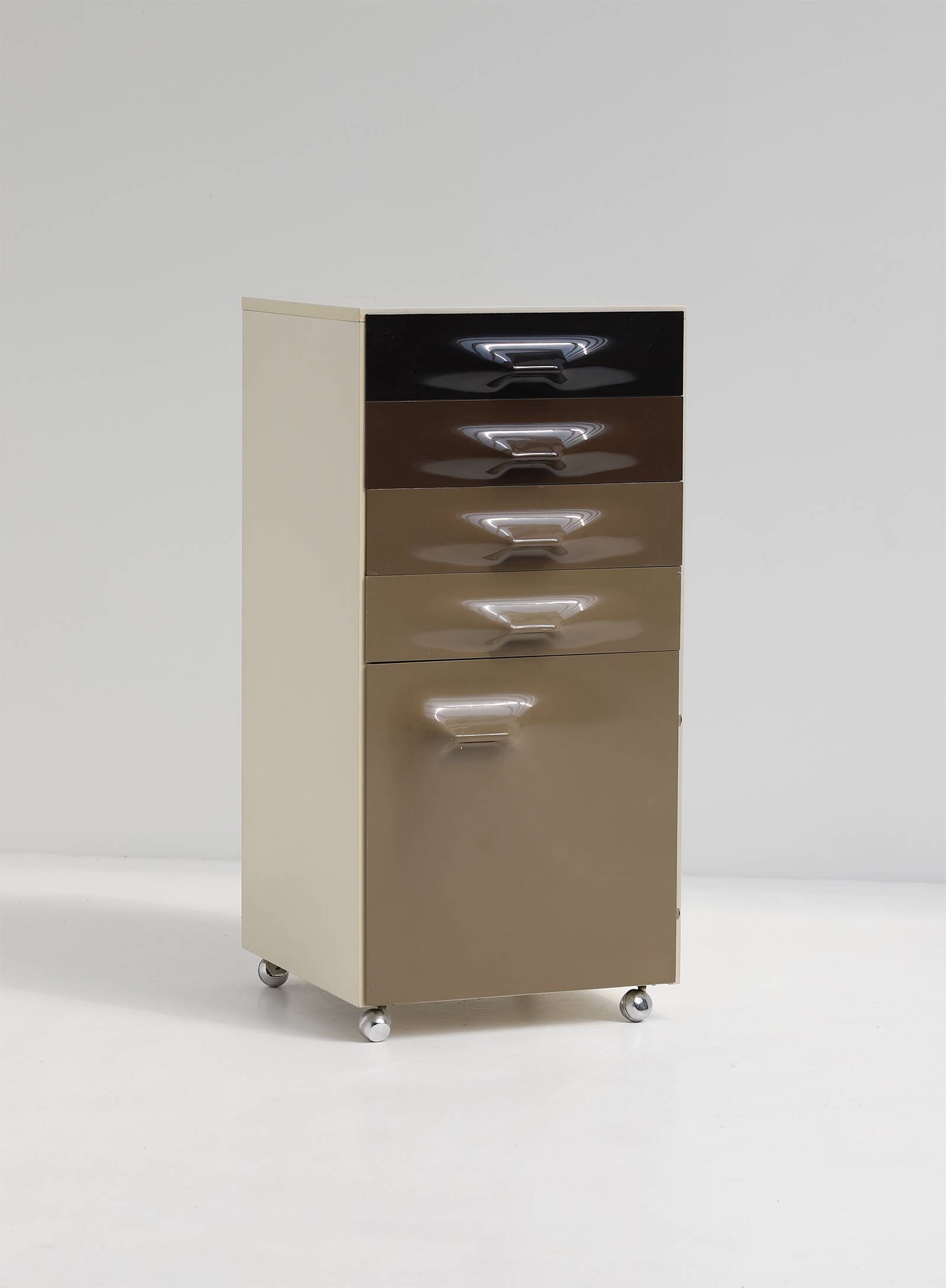 DF2000 trolley bar cabinet by Raymond Loewy for the Doubinsky Frères 1968