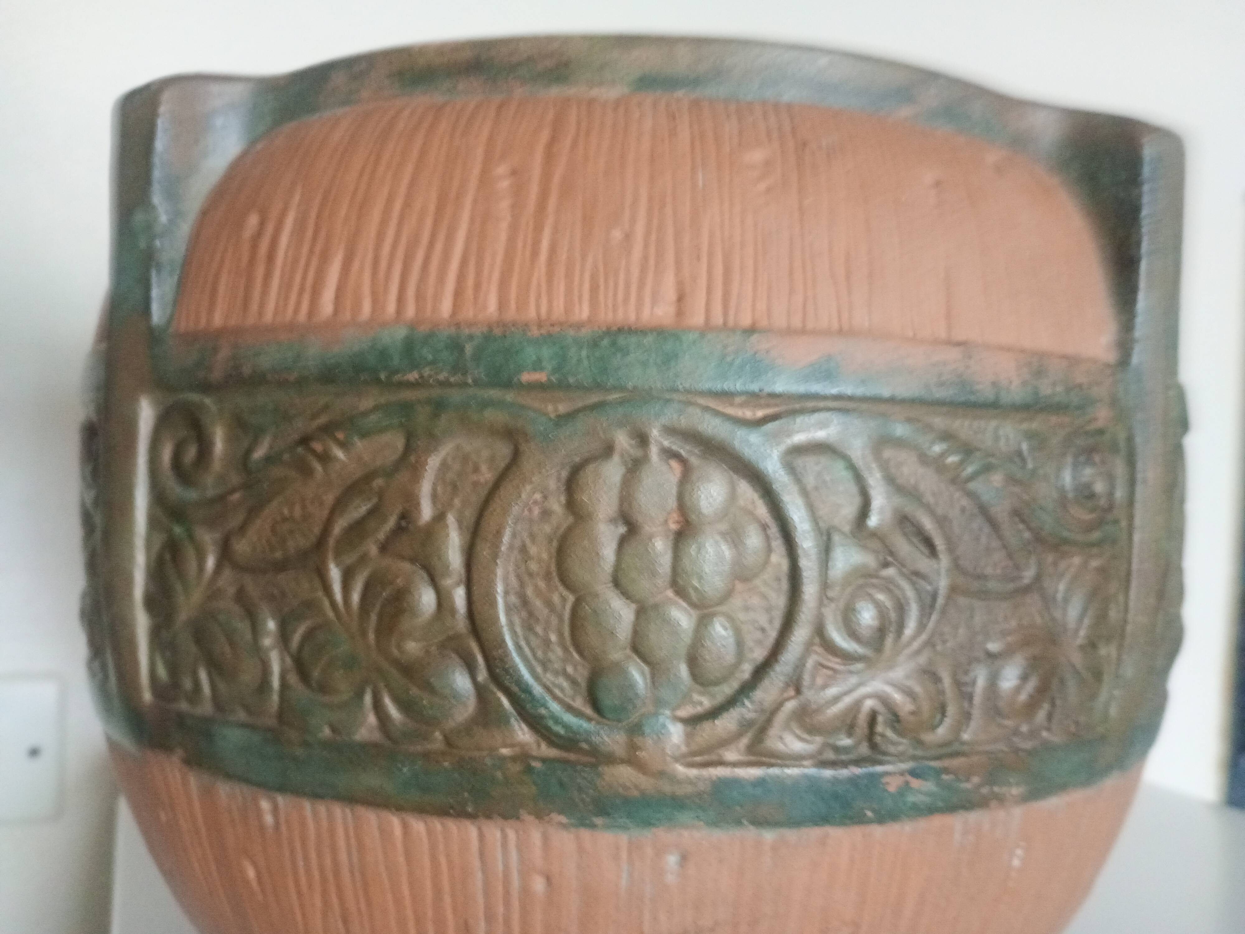 CLANTA ENGLAND - Cache-pot or Planter with vine leaves - POTTERY
