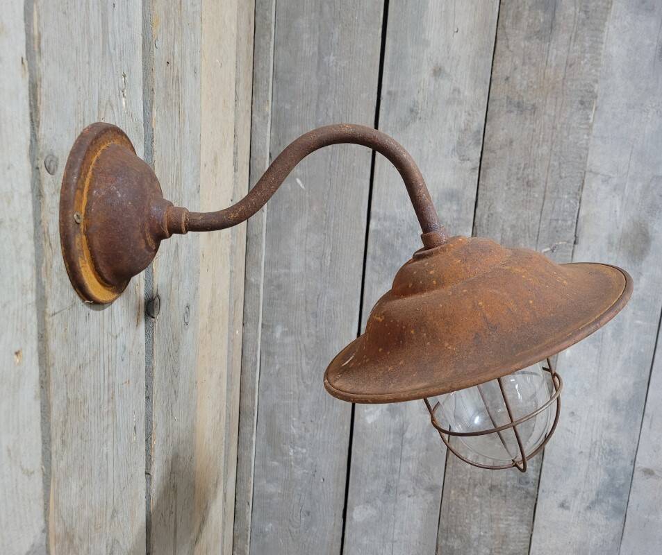 Applique murale French Rusty Barn Lamp