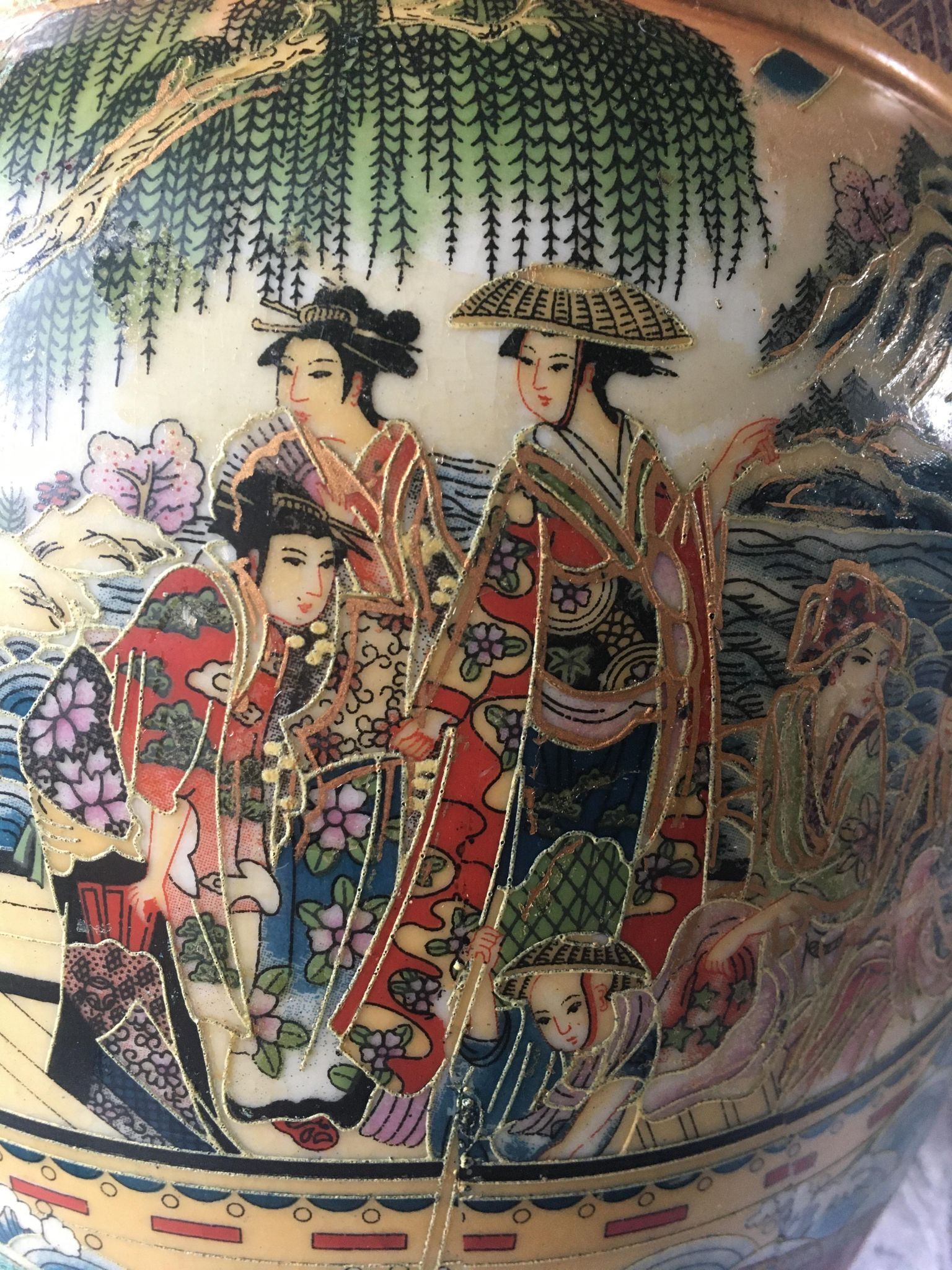 Antique Satsuma porcelain vase, Japan, late 19th-early 20th century