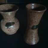 2 sandstone vases