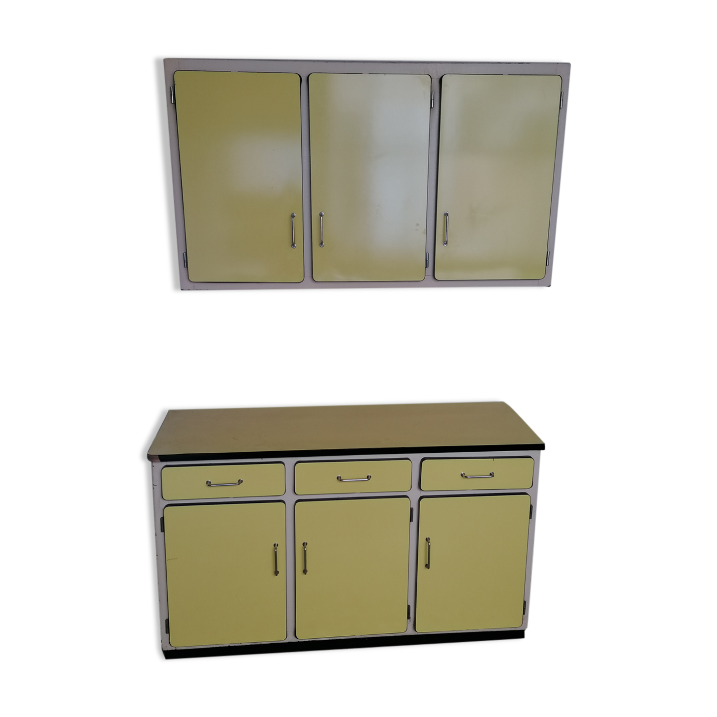 Formica kitchen set