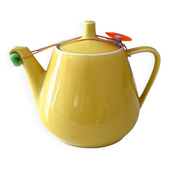 Villeroy and Boch teapot with drip catcher, ceramic teapot, yellow