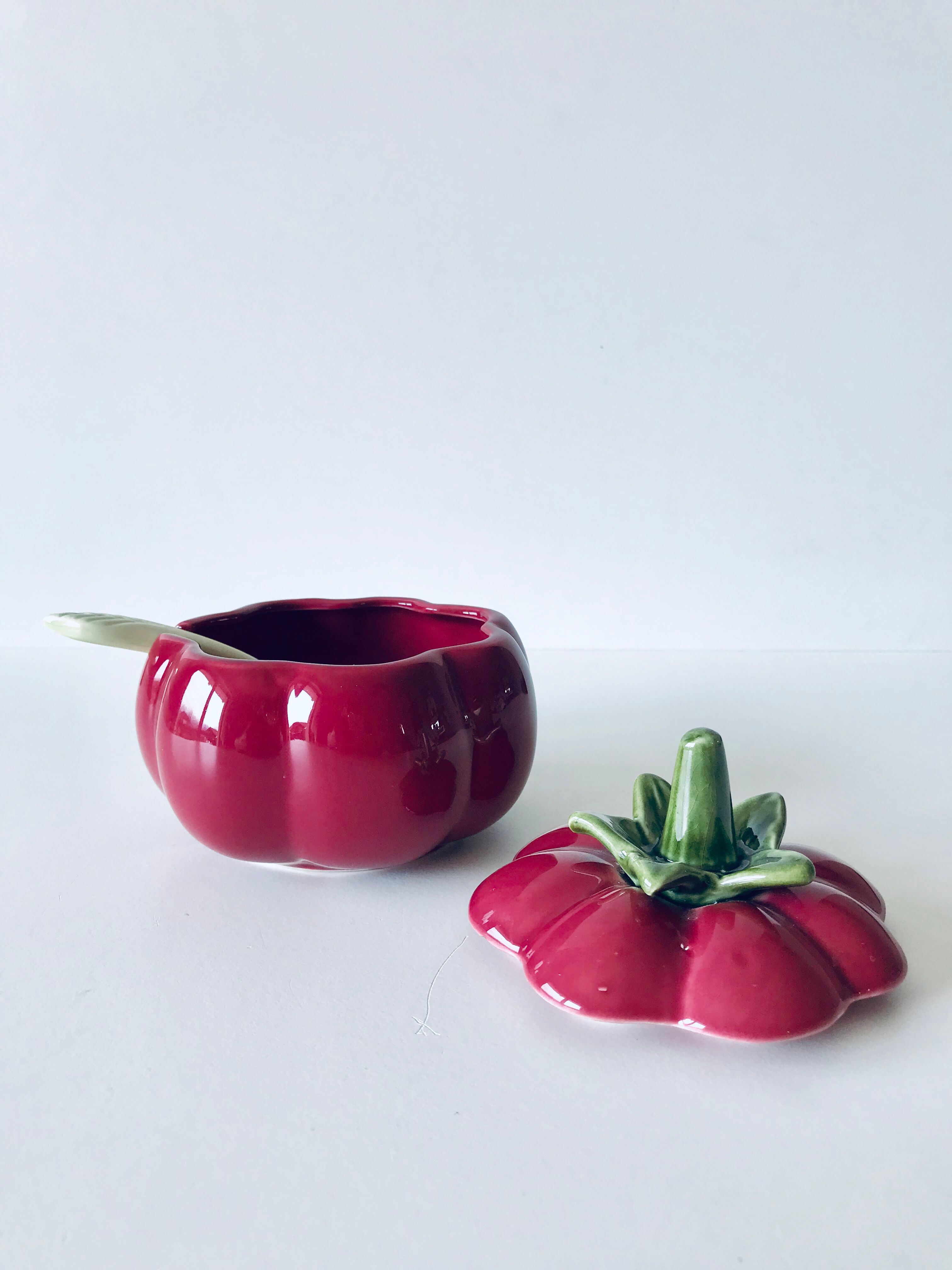 Tomato dabbling sugar