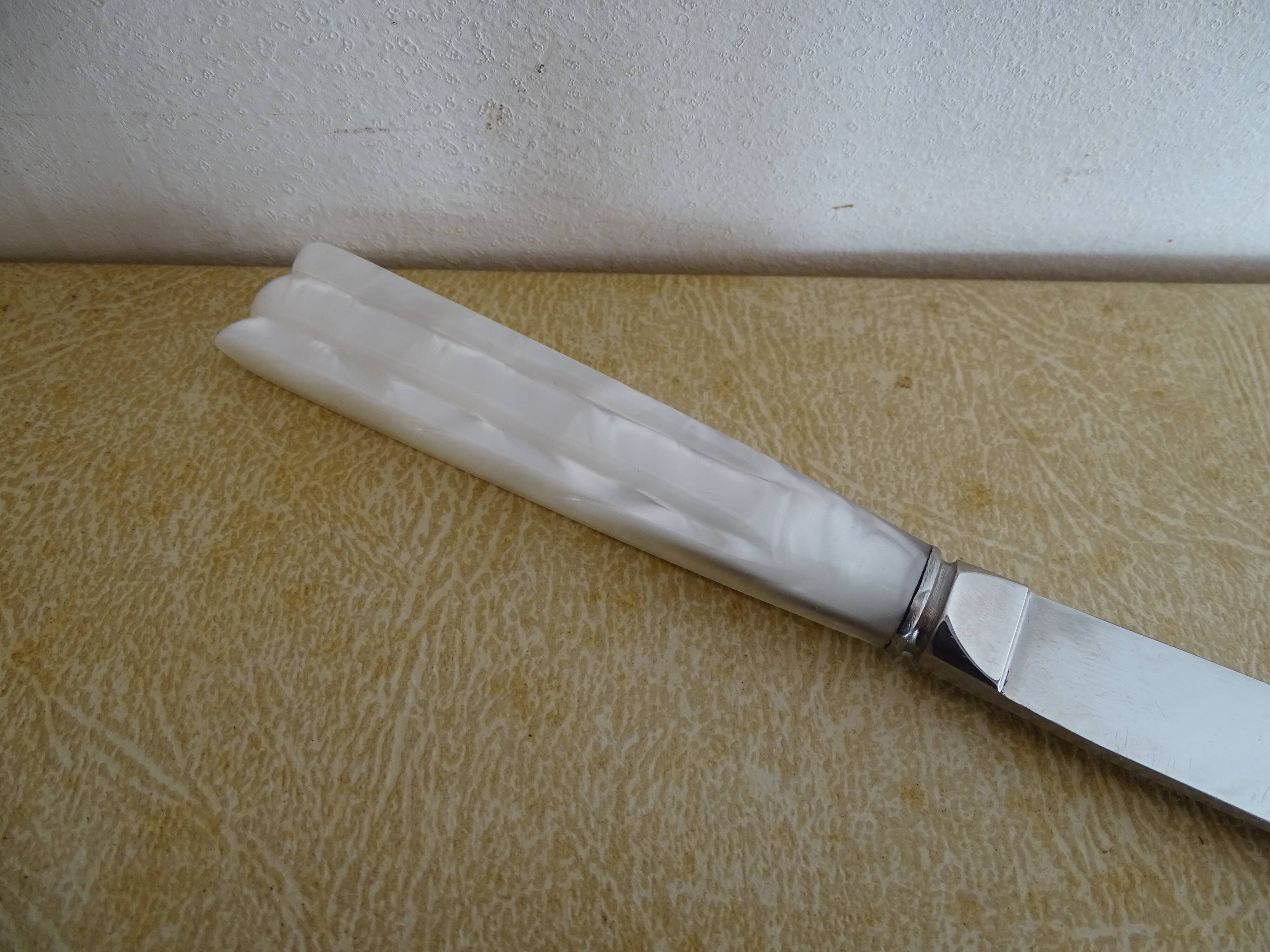 12 knives style Art Deco stainless steel in case