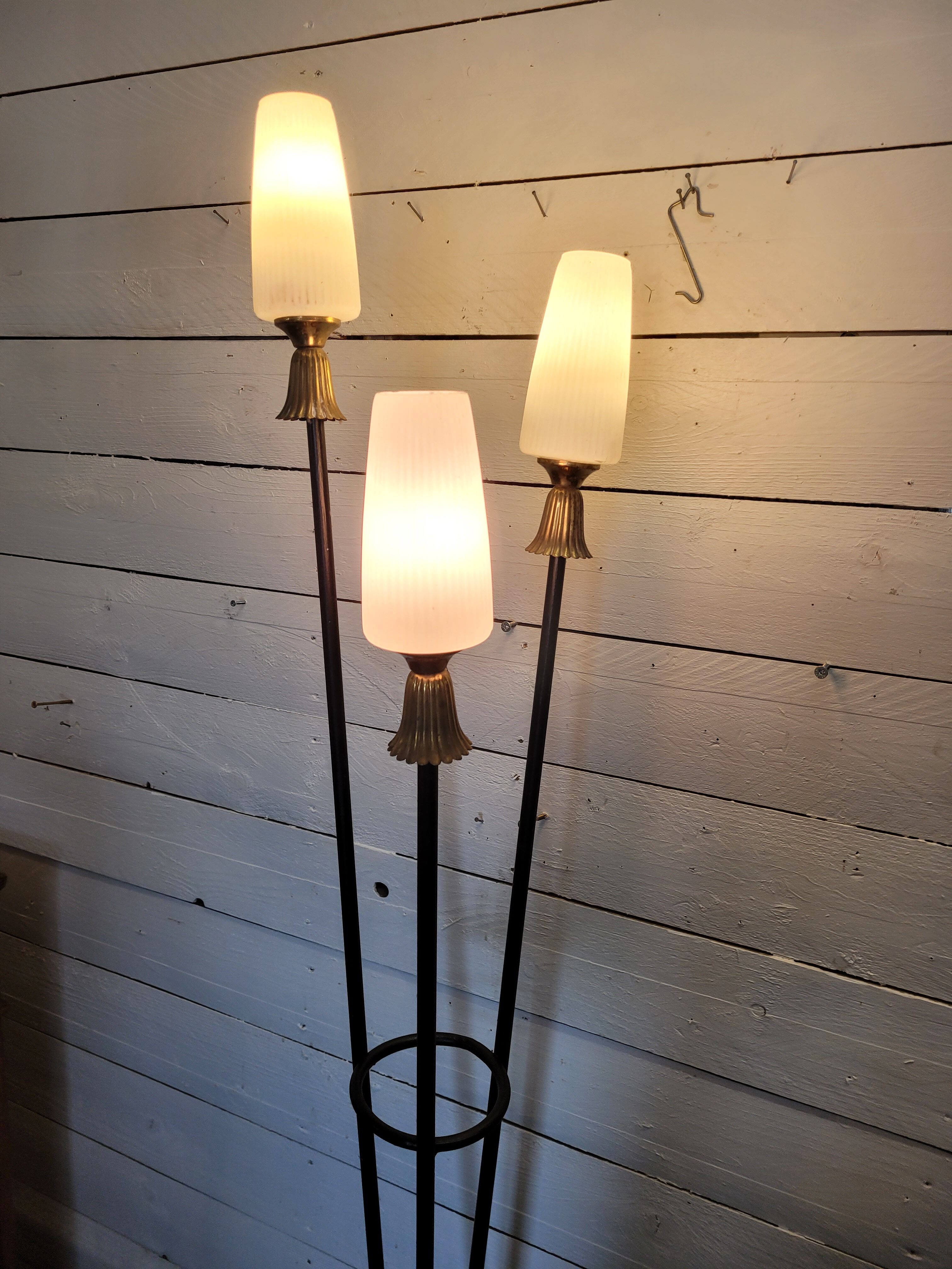 Tripod floor lamp from the 70s