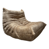Chauffeuse Togo beige ambrée par Michel Ducaroy pour Ligne Roset