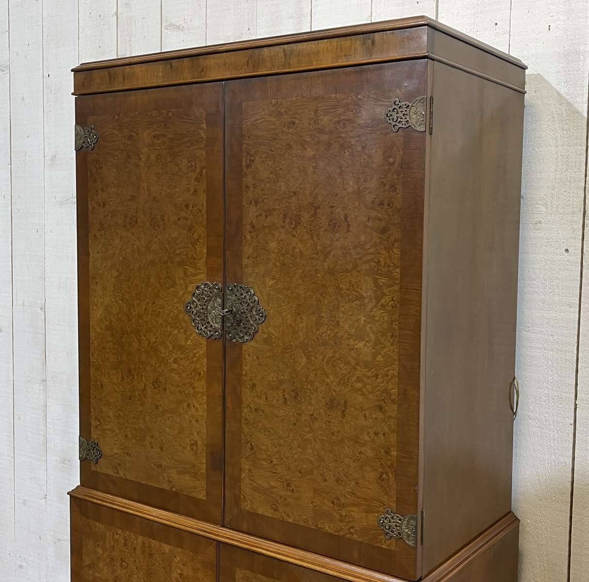 1950s English buffet bar in walnut and walnut burl.